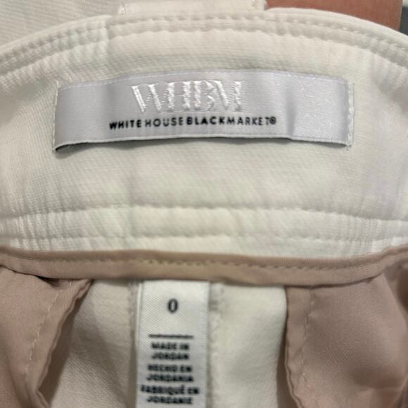 White House Black Market Mariner Button Shorts

Size 0 - Picture 8 of 9